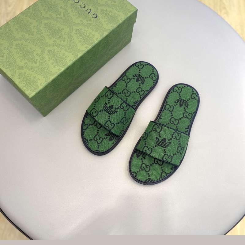 G*u*i slippers